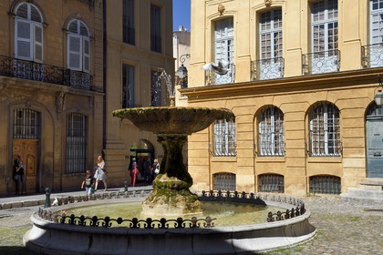 France, Bouches-du-Rhône (13), Aix en Provence, fontaine de la place Albertas