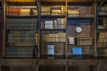 France, Pyrénées-Atlantiques (64), la côte du Pays-Basque, Hendaye, chateau d'Abbadia construit en 1870 par Eugène Viollet-le-Duc pour Antoine d'Abbadie d'Arrast, la bibliothèque