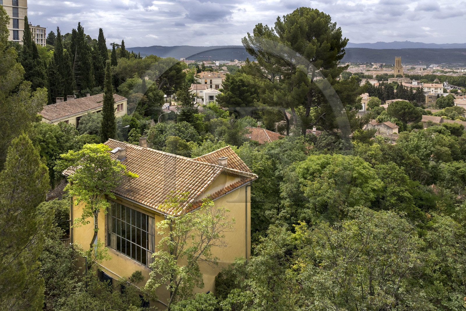 France, Bouches-du-Rhône (13), Aix en Provence, Atelier de Paul Cezanne sur la colline des Lauves, une bastide-mas-atelier d'artiste et aujourd'hui musée que le peintre a fait construire (vue aérienne)