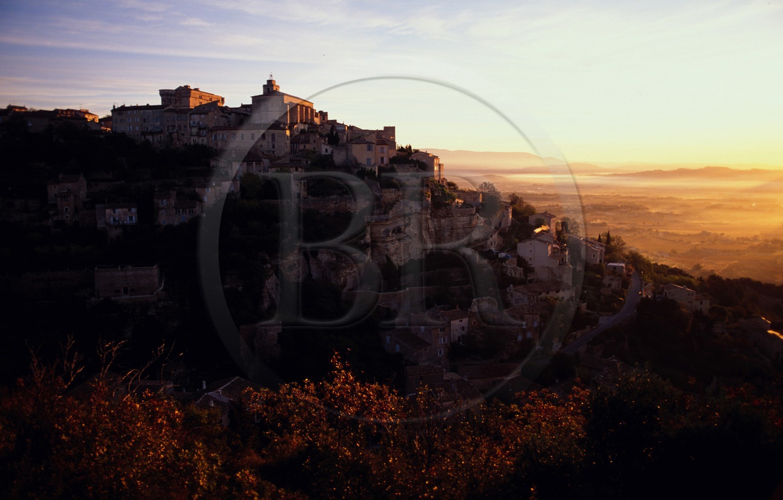 France, Vaucluse (84), Lubéron, Gordes, labellisé Les Plus Beaux Villages de France, le village perché