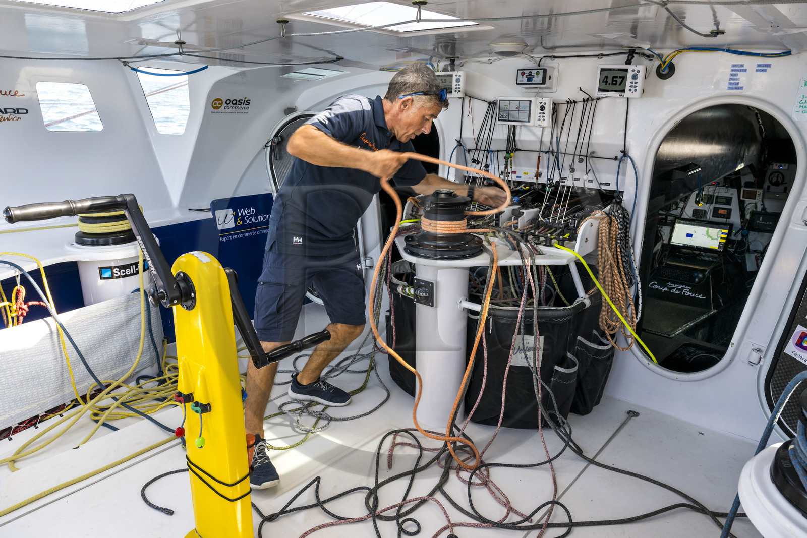 France, Vendée (85), Les-Sables-d'Olonne, le skipper Manuel Cousin en entrainement sur son voilier monocoque de 60 pieds IMOCA Coup de Pouce