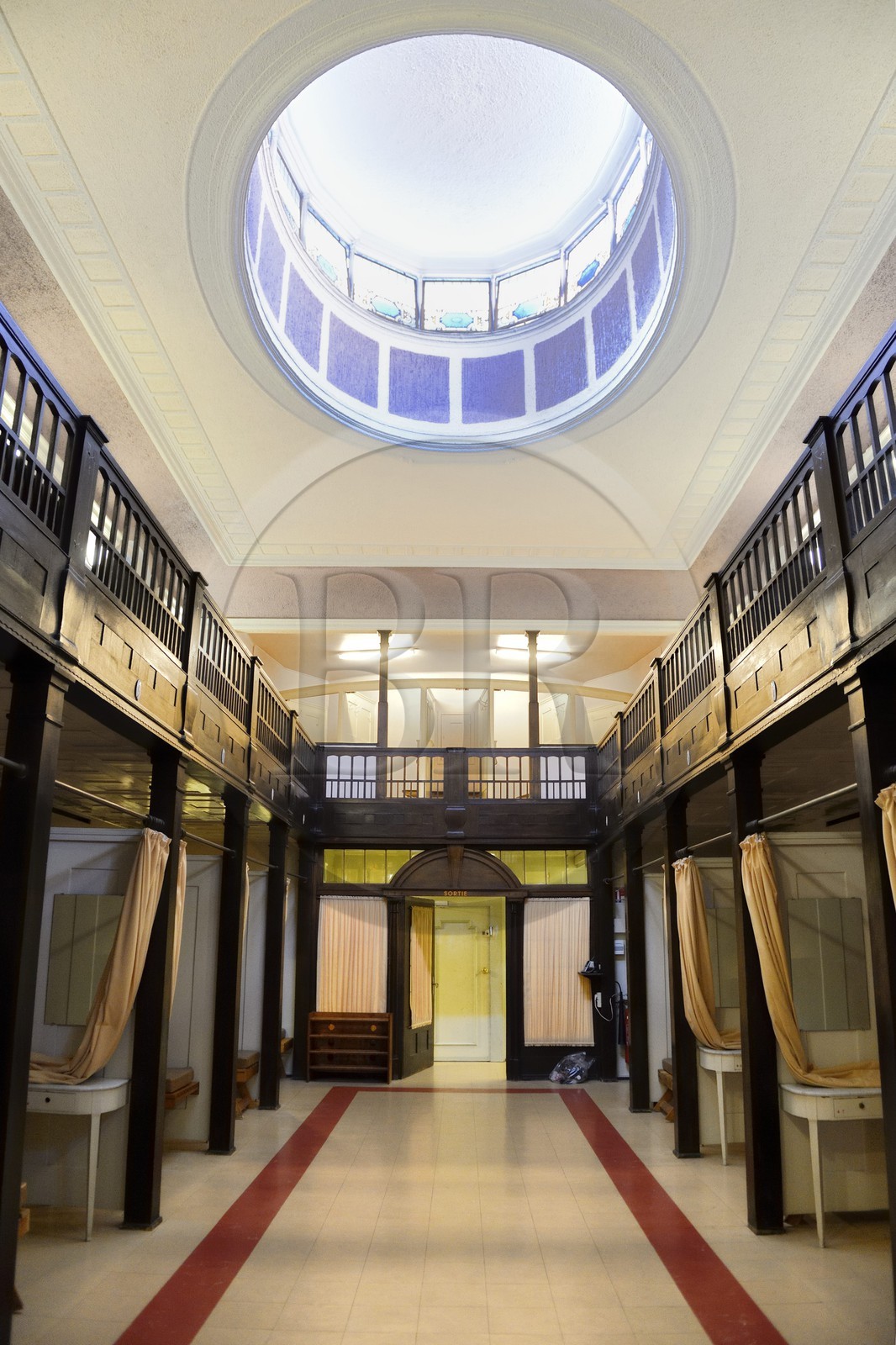 France, Bas-Rhin (67), Strasbourg, quartier de la Neustadt datant de la periode allemande, les Bains Municipaux (1901)