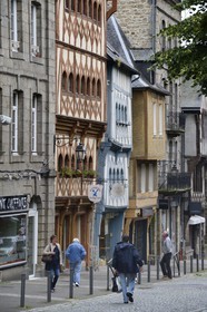 France, Côtes-d'Armor (22), Guingamp, pâtisserie Pasquiet, une des maisons à colombage de la Place du Centre