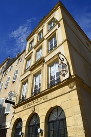 France, Moselle (57), Metz, place de Chambre, le restaurant Au Pampre d'Or dans une maison classée du XVIIeme siècle