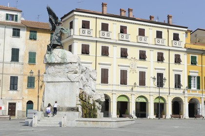 Italie, Ligurie, Sarzana, Piazza Matteotti, la dernière demeure de la famille Bonaparte avant son émigration vers la Corse