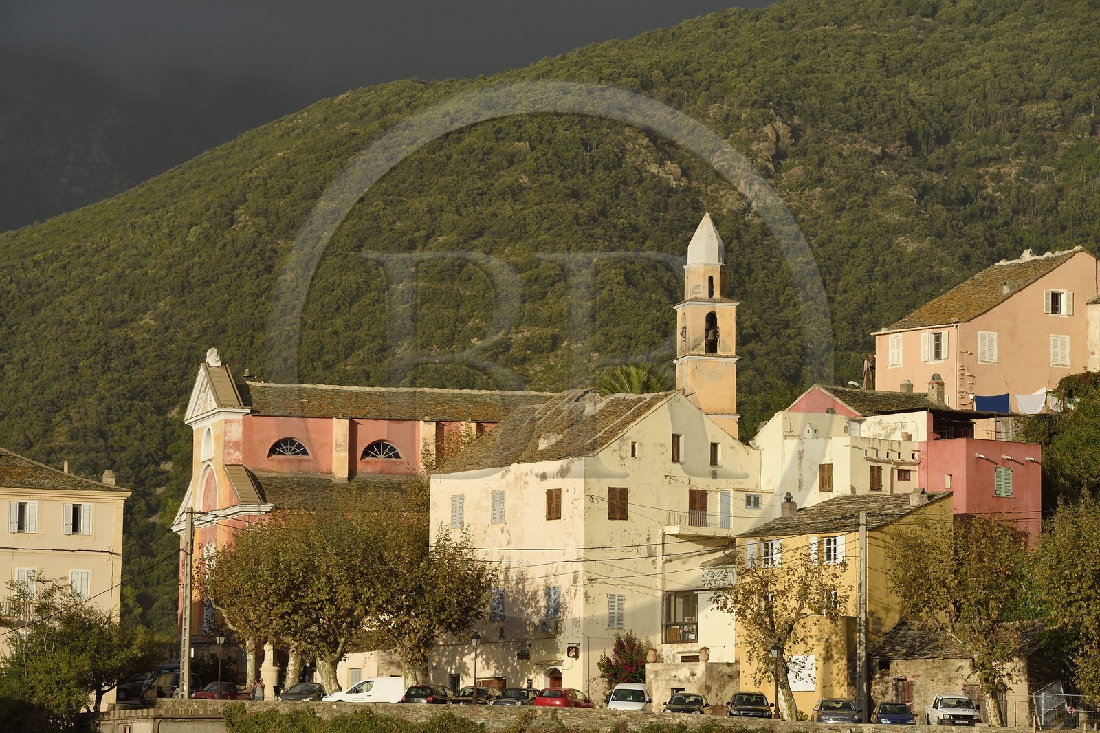 France, Haute-Corse (2B), Cap Corse, Nonza, l'église Sainte-Julie datant du XIVe siècle