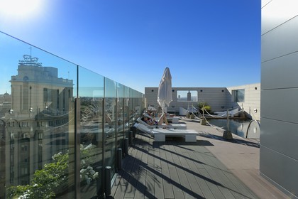 Espagne, Aragon, Saragosse, terrasse de l'hotel Alfonso