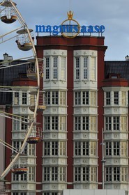 Norvège, Hordaland, Bergen, facade d'immeuble sur le port