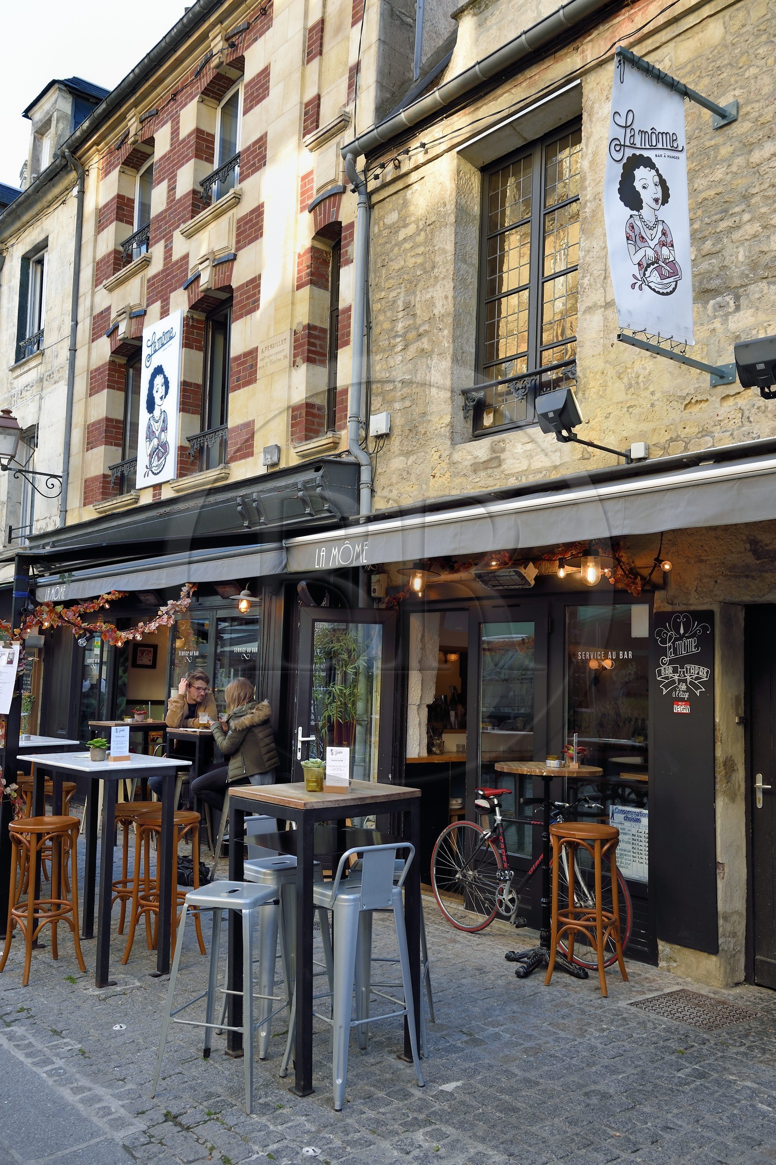 France, Calvados (14), Caen, café rue du Vaugueux