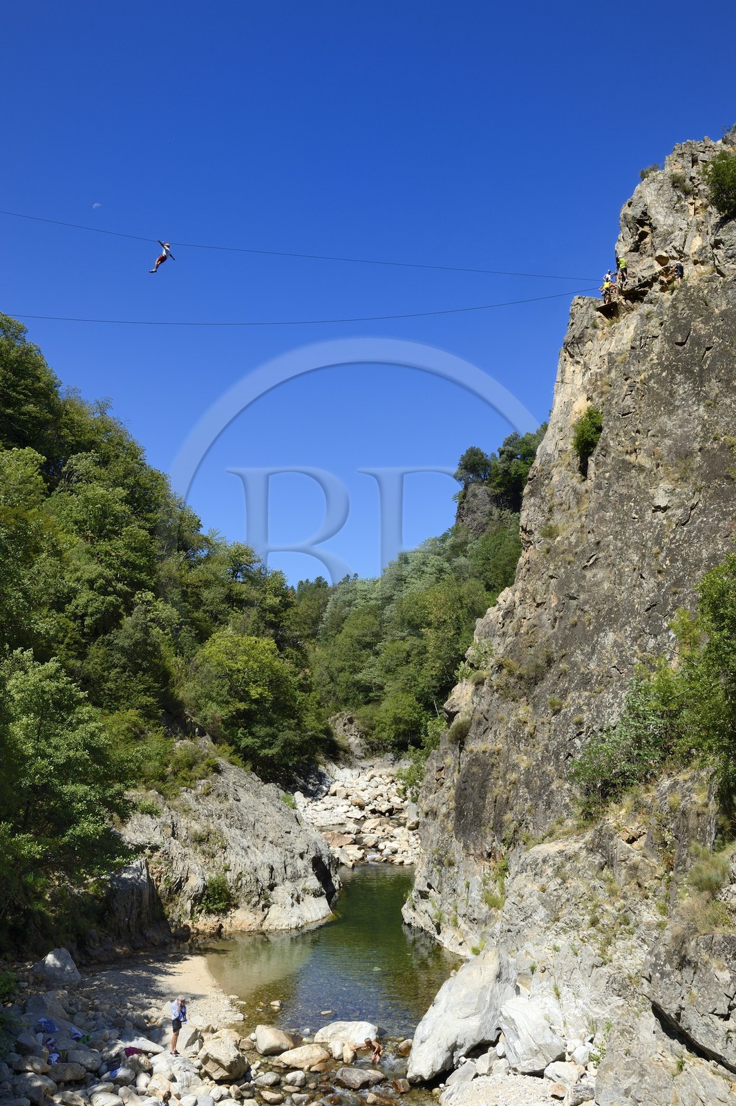 France, Ardèche (07), Parc Naturel Régional des Monts d'Ardèche, Thueyts, la haute-vallée de la rivière Ardèche, La via ferrata du Pont du diable