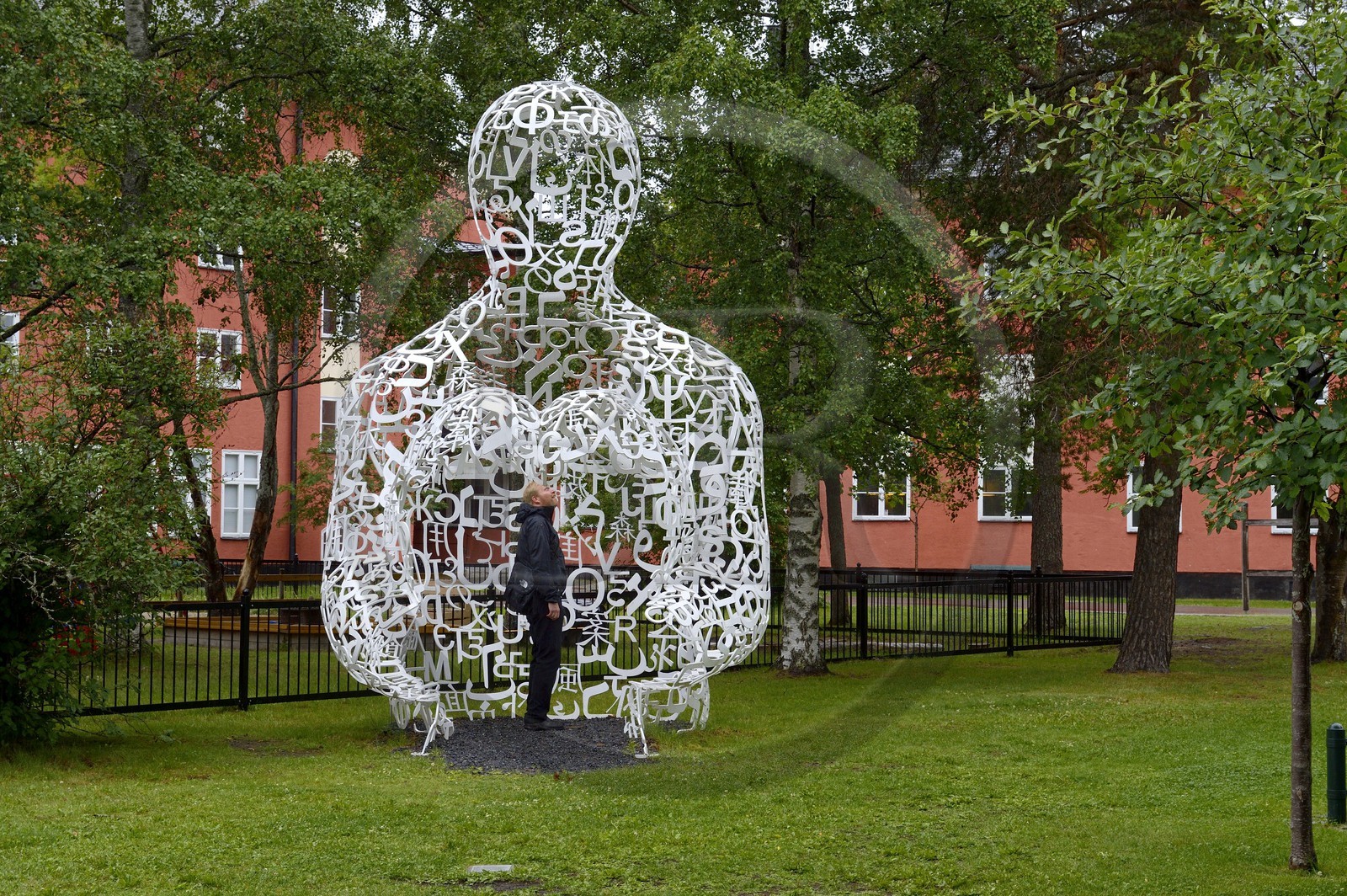 Suède, Comté de Vasterbotten, Umea, parc de sculpture d'Umedalen, Nosotros (2008) de Jaume Plensa