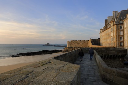 France, Ille-et-Vilaine (35), côte d'émeraude, Saint-Malo, les remparts de la ville intra-muros