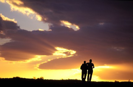 Tunisie, sud tunisien, Région de Douz, Coucher de soleil dans le désert