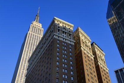 Etats-Unis, New York, Manhattan, Midtown, l'Empire State Building depuis l'angle de 34th Street et 6th Avenue - Avenue of the Americas
