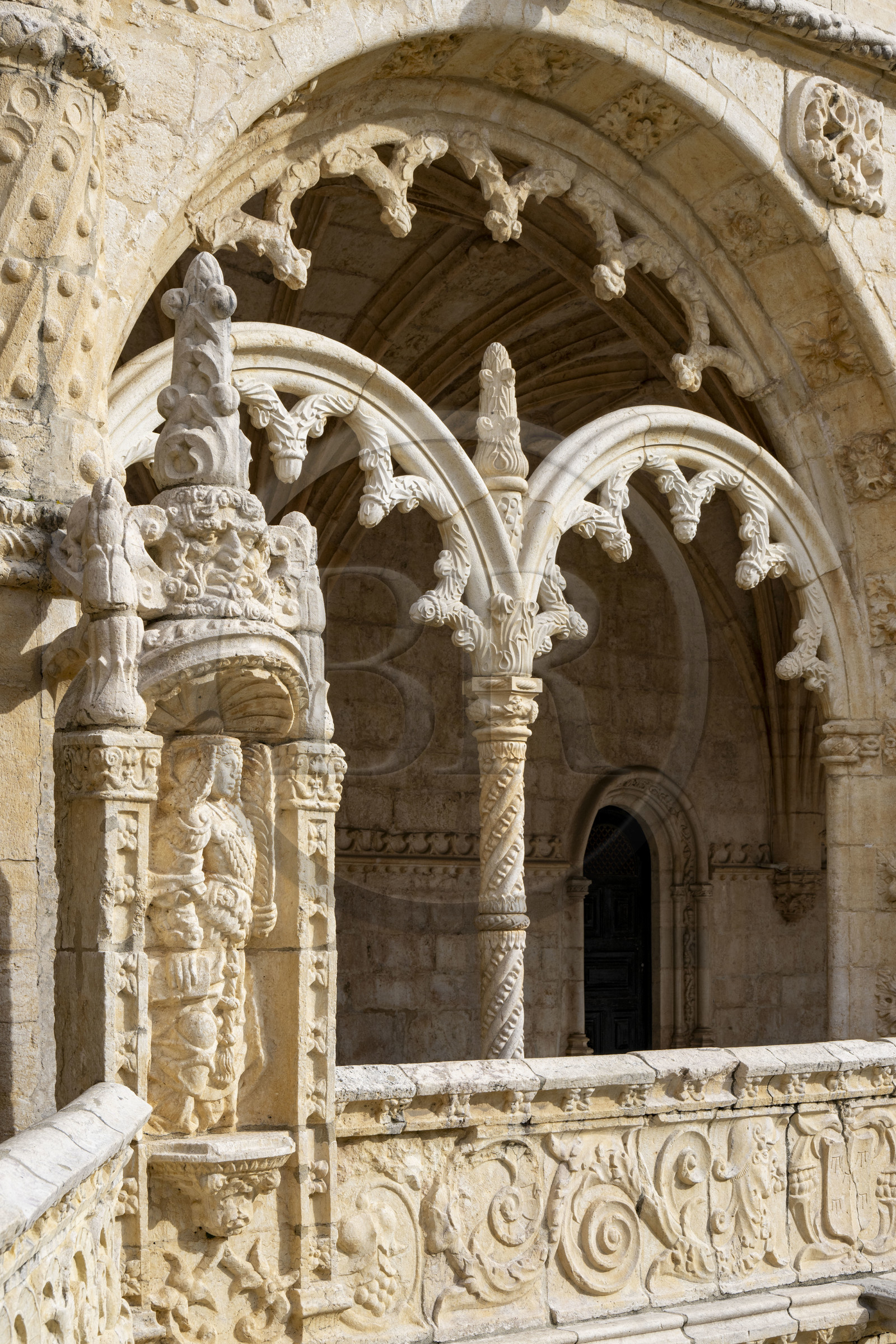 Portugal, Lisbonne, Bélem, Monastere des Hiéronymites (Mosteiro dos Jerónimos), classé Patrimoine Mondial de l'UNESCO, arcades du cloitre