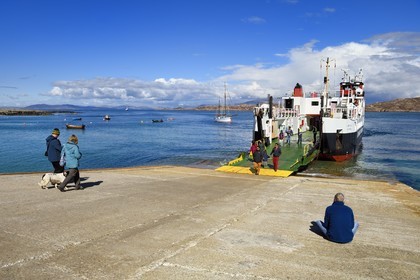 Royaume-Uni, Ecosse, Highland, Hébrides intérieures, départ de l'Ile d'Iona du ferry allant en face à Fionnphort sur l'Ile de Mull