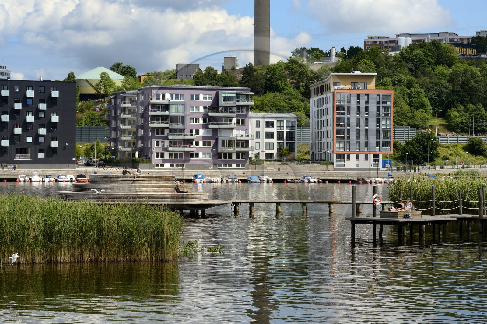 Suède, Stockholm, l'écoquartier Hammarby Sjostad précurseur en matière de développement durable, le lac Hammarby