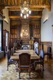Espagne, Catalogne, Barcelone, le Palais Güell (Palau Güell) construit entre 1886 et 1891 et réalisé par l'architecte du modernisme catalan Antoni Gaudi, site classé au Patrimoine Mondial de l'UNESCO, la salle à manger