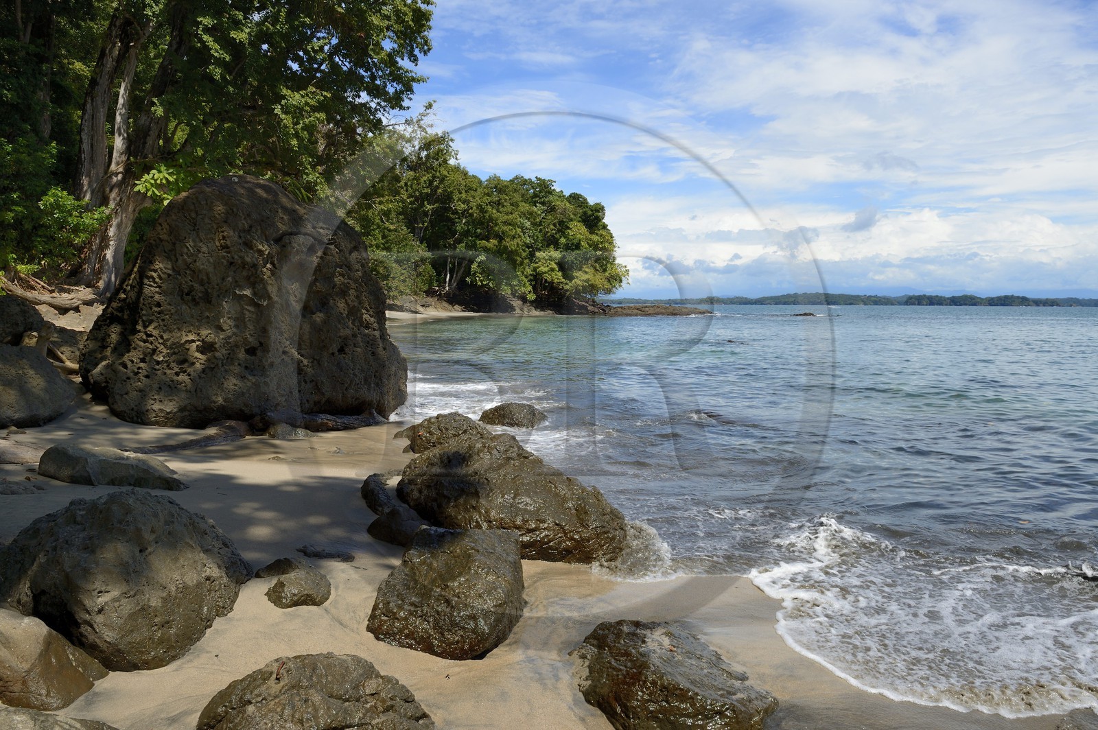 Panama, Chiriqui province, Gulf of Chiriqui National Marine Park, Isla Palenque, playa Primera white sand beach