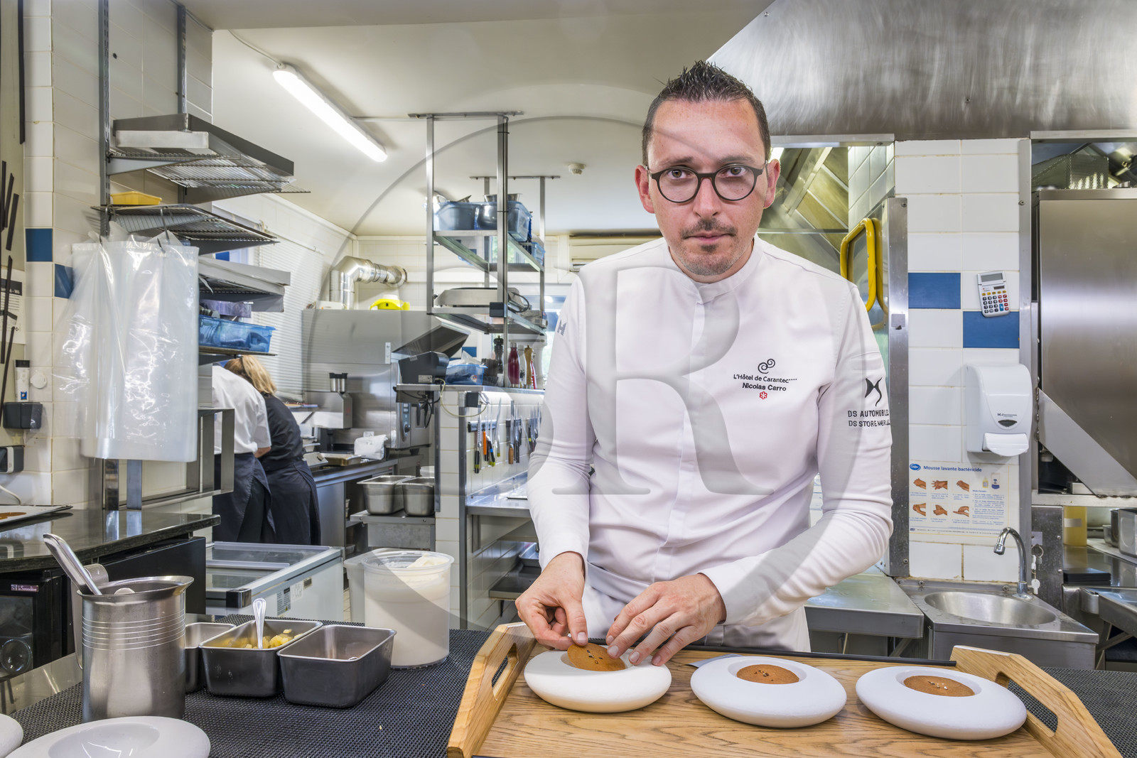 France, Finistère (29), Baie de Morlaix, Carantec, restaurant Nicolas Carro étoilé Michelin à l’Hôtel de Carantec, le chef dans sa cuisine