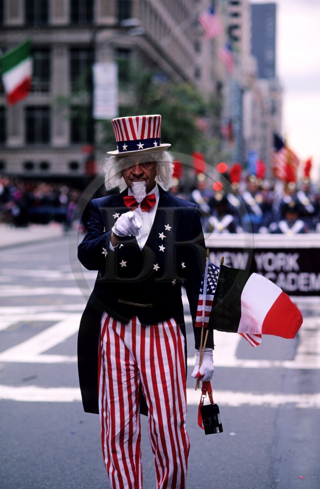 Etats-Unis, New York, Manhattan, Columbus Day Parade, Uncle Sam is watching you !