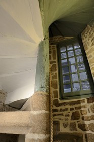 France, Côtes-d'Armor (22), Guingamp, pâtisserie Pasquiet, une des maisons à colombage de la Place du Centre