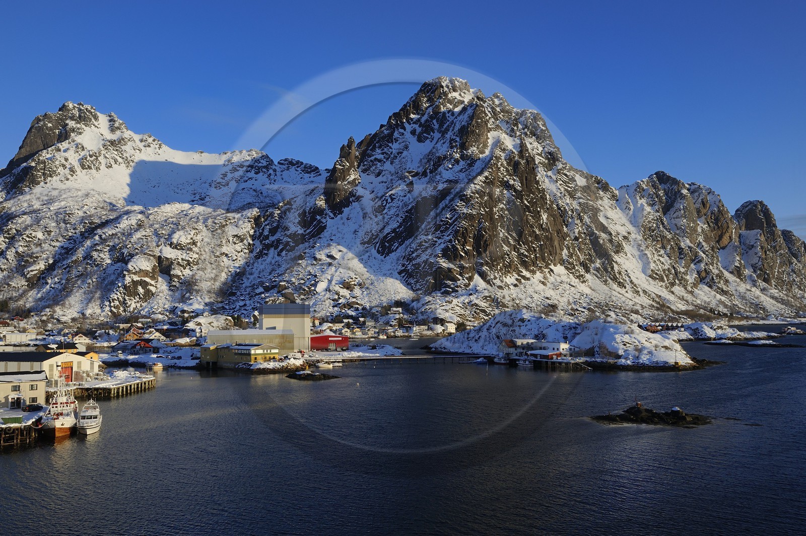 Norvège, Nordland, Iles Lofoten, le port de Svolvaer