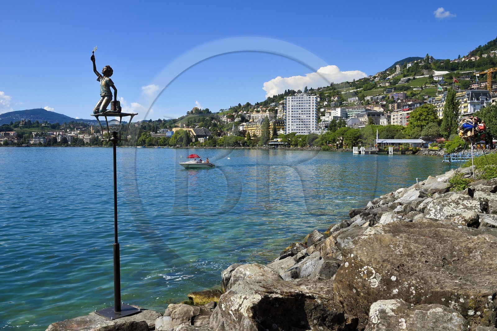 Suisse, Canton de Vaud, Montreux, sculpture d'Art Contemporain sur les berges du Lac Léman,