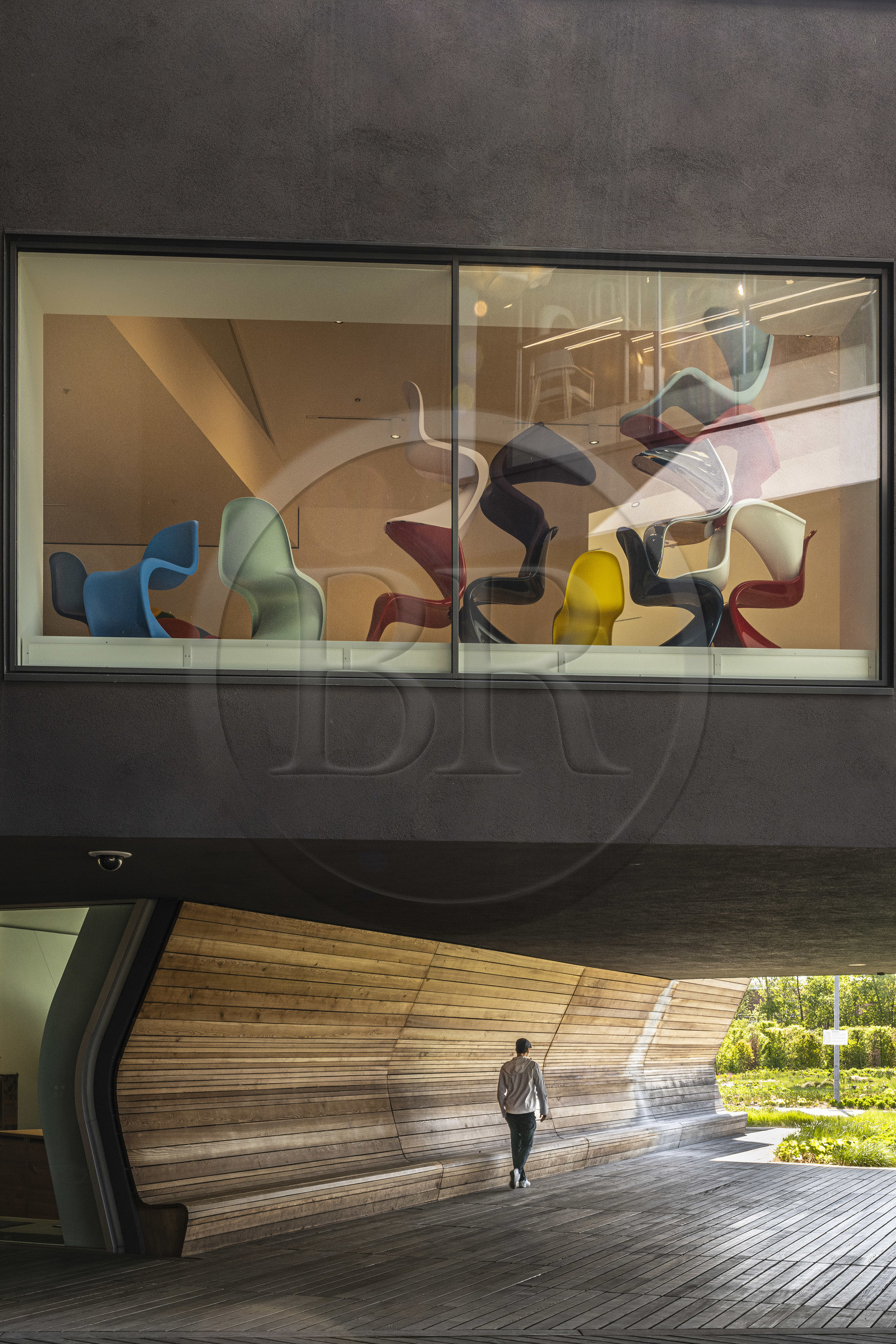 Allemagne, Bade-Wurtemberg, Weil am Rhein près de Bâle, le Vitra Campus, Vitra Haus, par les architectes Herzog et de Meuron (2010)