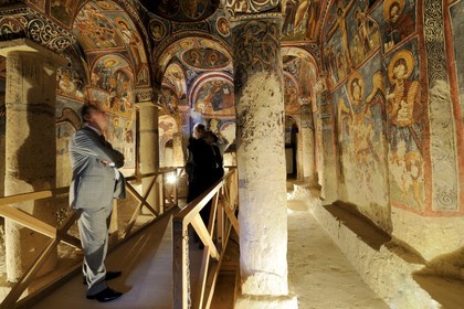 Turquie, Anatolie Centrale, province de Nevsehir, Cappadoce classée Patrimoine Mondial de l'UNESCO, Göreme, le musée en plein air, église  Sombre troglodytique (Karanlik Kilise)