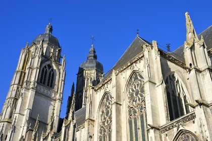 France, Meurthe-et-Moselle (54), Saint-Nicolas-de-Port, basilique de Saint Nicolas et ses clochers à bulbes