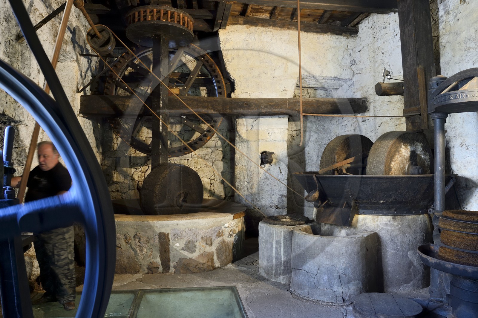 France, Corse-du-Sud (2A), Alta Rocca, Sainte-Lucie-de-Tallano (Santa Lucia di Tallà), U Franghjonu, moulin à huile datant du XVIIIème siècle qui abrite le musée de l'oléiculture