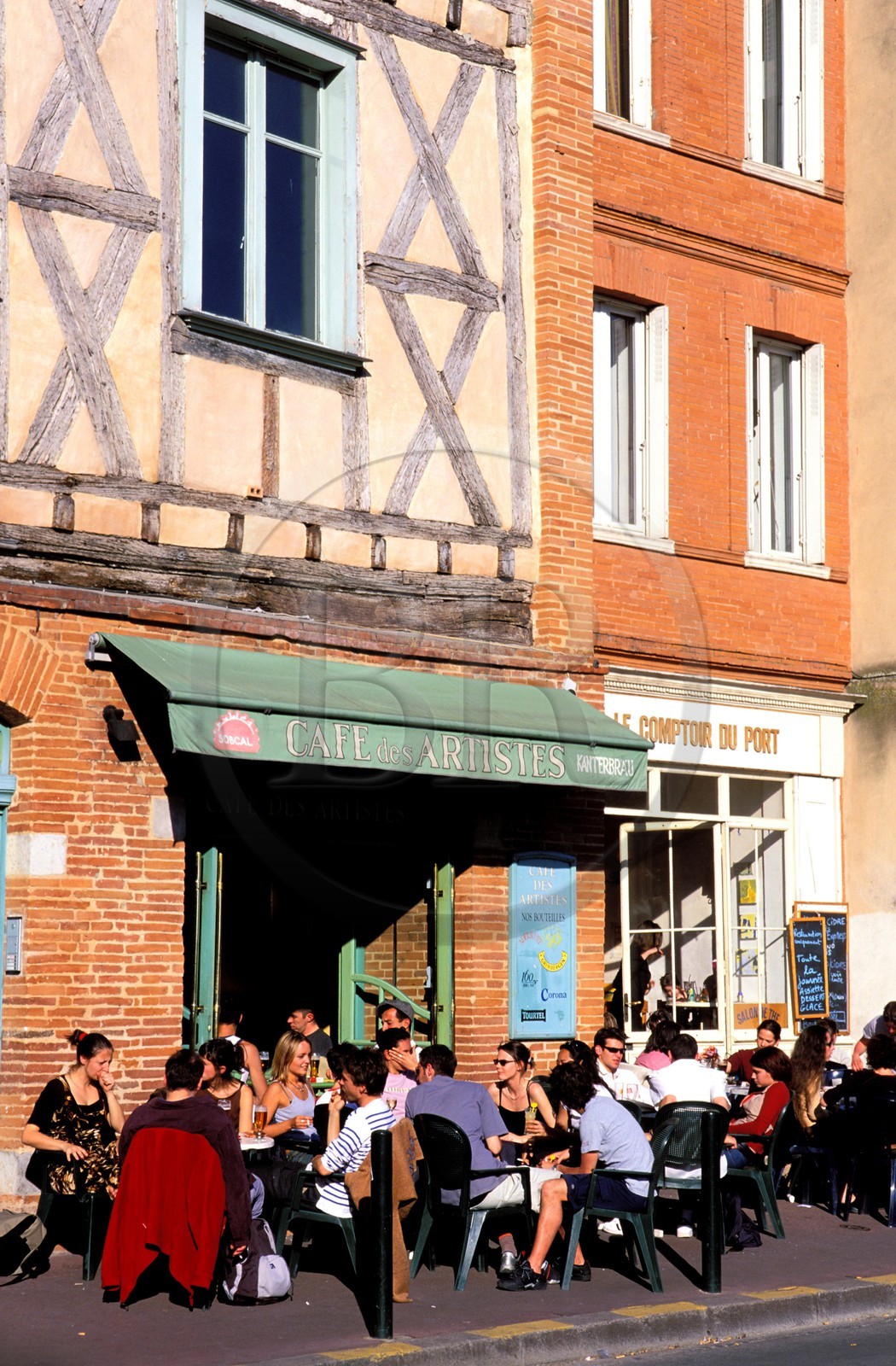 France, Haute Garonne, Toulouse, cafe terrace on Place de la Daurade