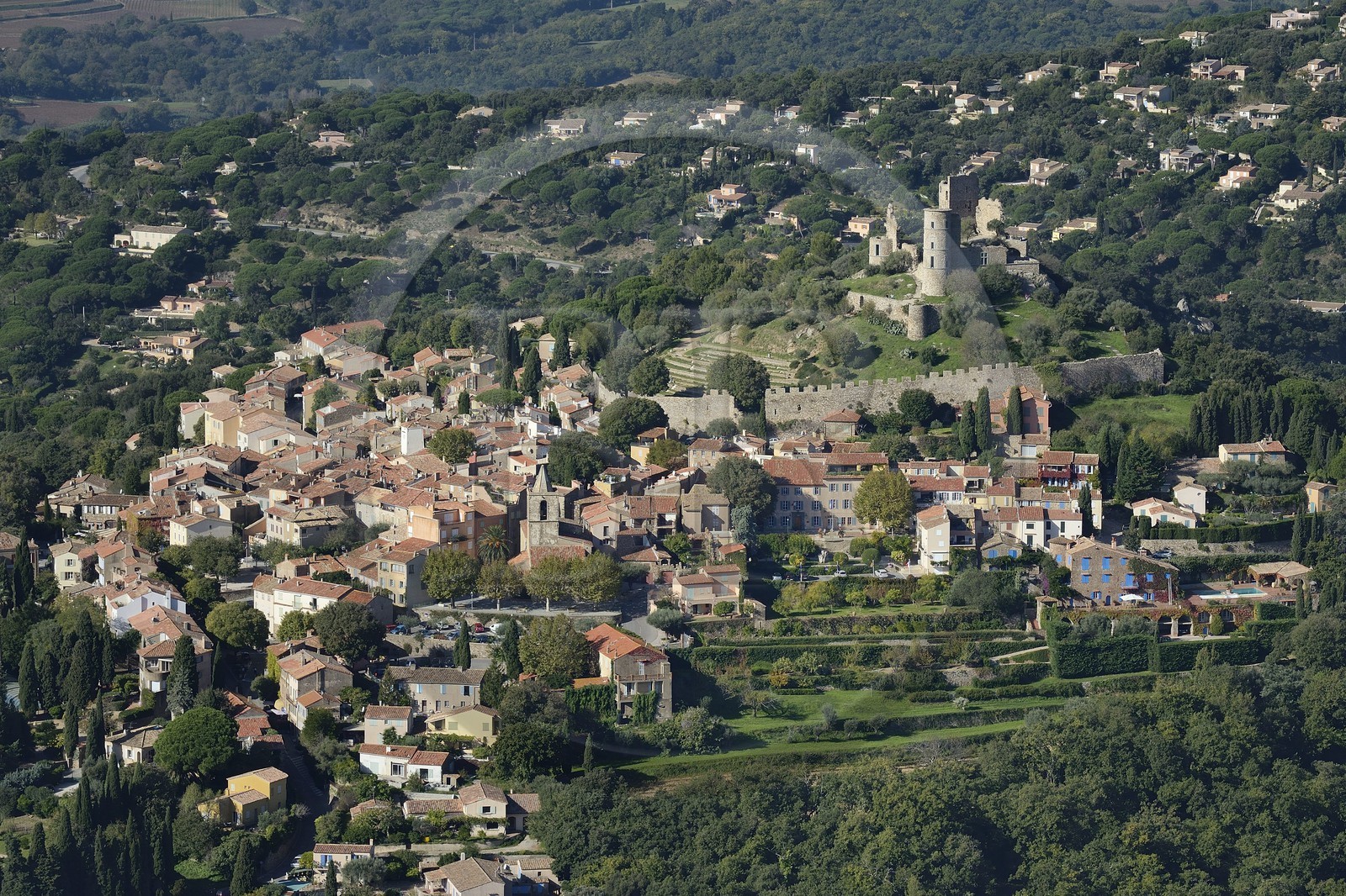 France, Var (83), Grimaud (vue aérienne)