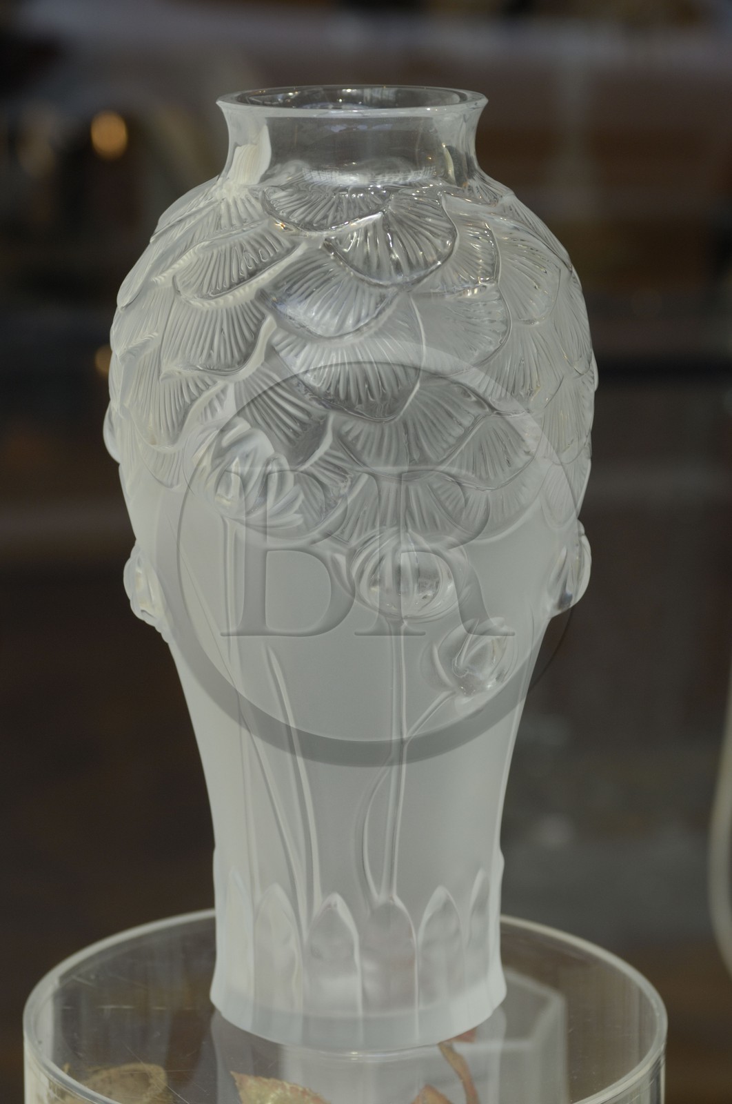 France, Paris (75), vente d' objets en cristal rue du Paradis