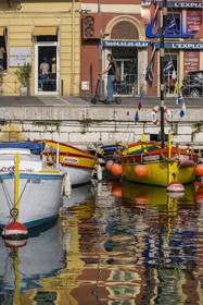 France, Alpes-Maritimes (06), Nice classée Patrimoine Mondial de l'UNESCO, le vieux port ou port Lympia, les pointus qui sont des bateaux de pêche traditionnels