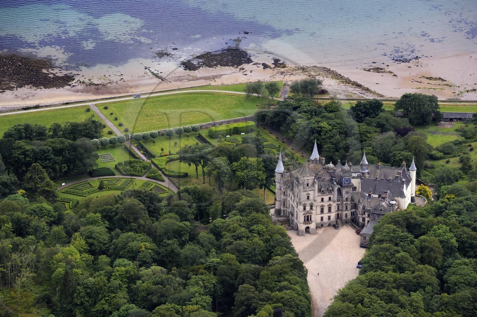 Royaume-Uni, Ecosse, Highland, Sutherland, chateau de Dunrobin (vue aérienne)