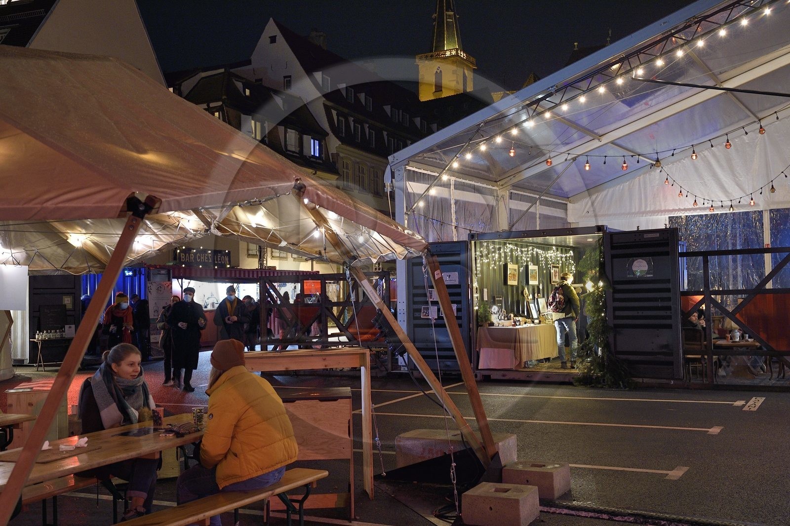 France, Bas-Rhin (67), Strasbourg, vieille ville classée au Patrimoine Mondial de l’UNESCO, le Marché de Noël Off place Grimmeissen