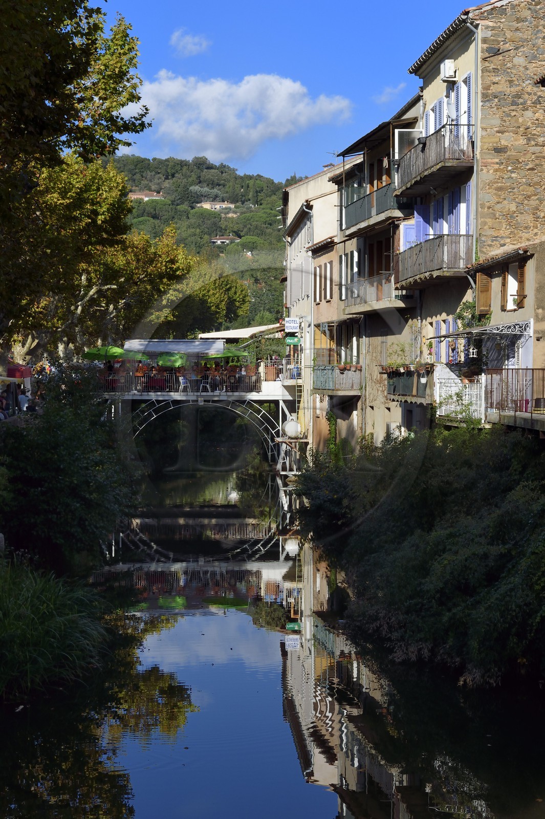 France, Var (83), Massif des Maures, Collobrières traversé par la rivière du Réal Collobrier, fêtes de la châtaigne