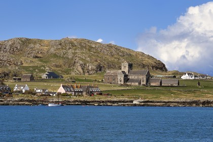 United Kingdom, Scotland, Highland, Inner Hebrides, Isle of Iona facing the Isle of Mull, Iona Abbey on the sea side