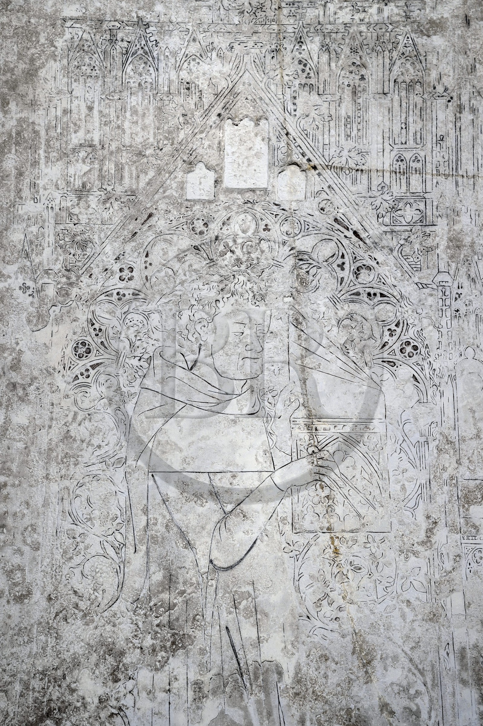 France, Seine-Maritime (76), Rouen, abbatiale Saint-Ouen (XIIème au XVème siècle), pierre tumulaire du XIVe siècle d'un des architectes de l'abbaye, dalle funéraire sous laquelle reposaient autrefois ses cendres