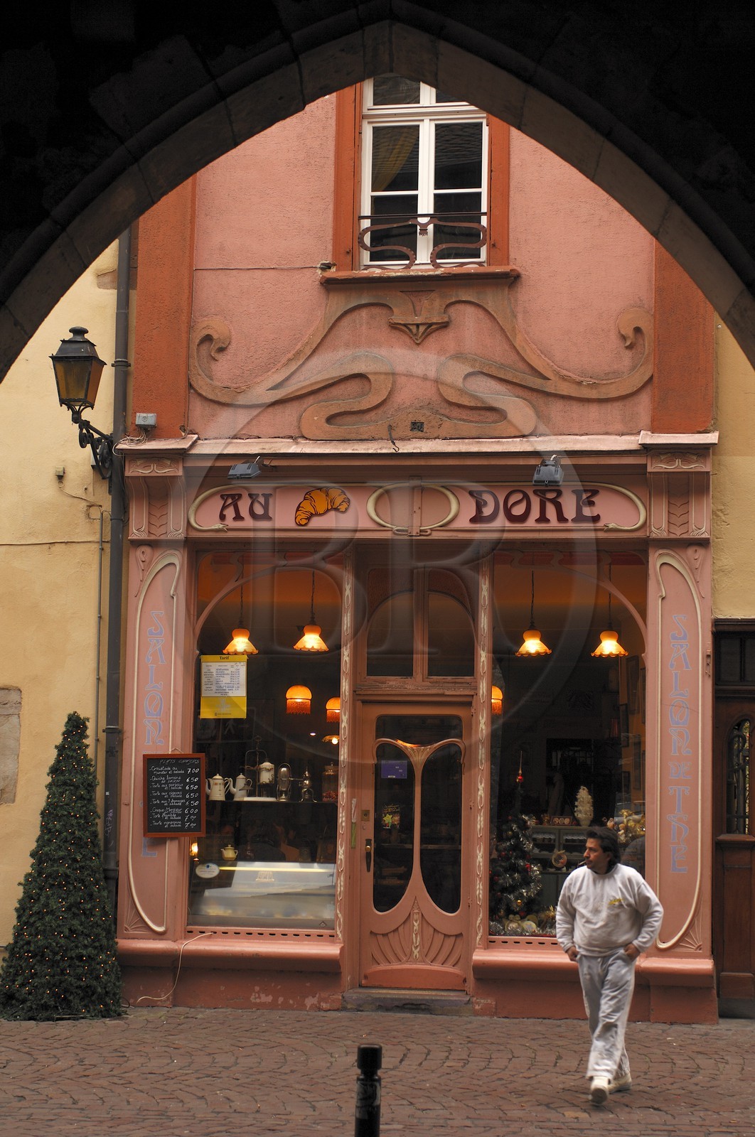 France, Haut Rhin (68), Colmar, vieux restaurant art nouveau rue des Marchands a Noel