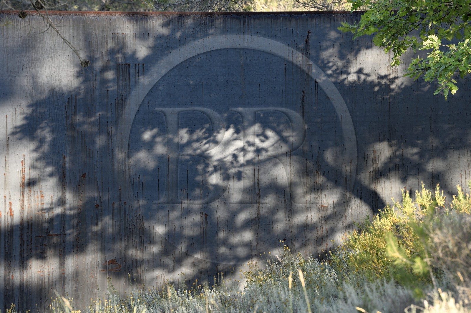 France, Bouches-du-Rhône (13),  Le Puy Sainte Réparade, Chateau La Coste domaine viticole et centre d'art contemporain, Aix par l'artiste Richard Serra (Mention Obligatoire)