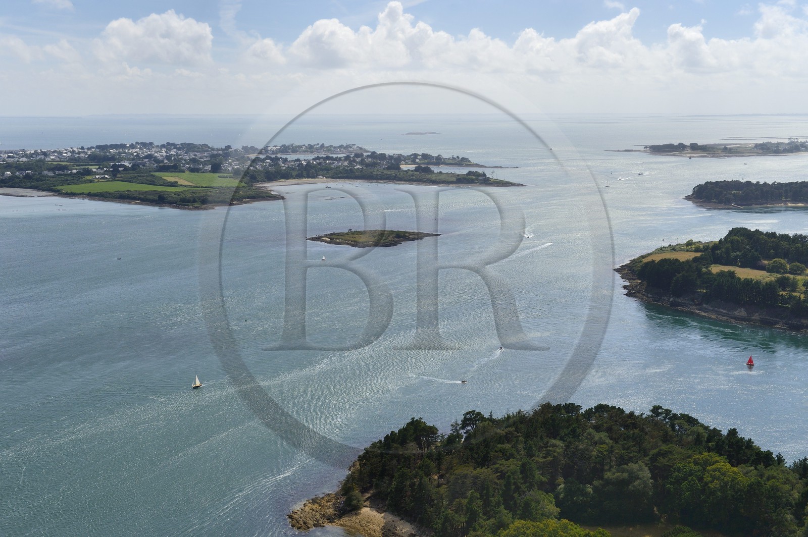 France, Morbihan, Gulf of Morbihan (Golfe du Morbihan) entrance, Berder and Er Lannic and Gavrinis Islands in the foreground, Arzon on Rhuys Peninsula in the background (aerial view)