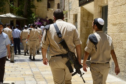 Israel, Jerusalem, holy city, the old town listed as World Heritage by UNESCO, the jewish quarter, armed soldiers in Tiferet-Yisrael street