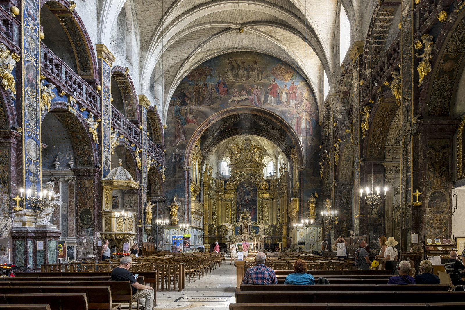 France, Vaucluse, L'Isle sur la Sorgue, Collégiale Notre-Dame-des-Anges (Collegiate Church of Our Lady of the Angels)