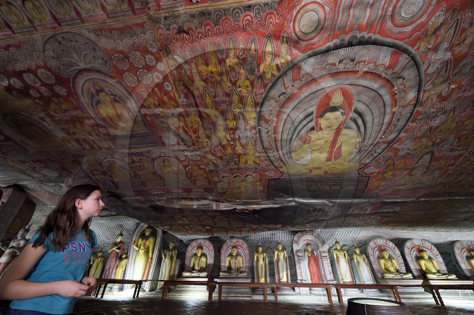 Sri Lanka, province du centre, district de Matale, Dambulla, Temple d'Or, Temple du Rocher Royal aussi appelé Ran Giri (Rocher doré) classé patrimoine mondial de l'UNESCO, la grotte n°2 Maharaja Viharaya est la plus vaste