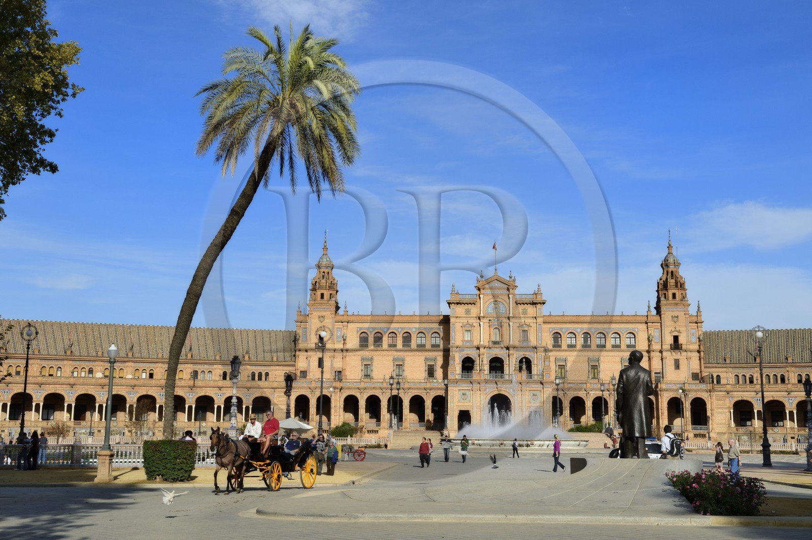 Espagne, Andalousie, Séville, Parque de Maria Luisa, Plaza de Espana (Place d' Espagne) construite pour l'Exposition ibéro-américaine de 1929