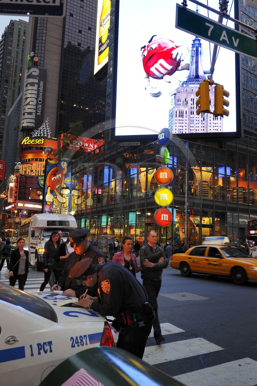 Etats-Unis, New York, Manhattan, Times square, boutique M&M's