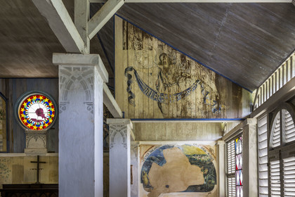 France, Guyane, Kourou, Iles du Salut, Ile Royale, la chapelle de Notre-Dame Immaculée du Salut, unique lieu de culte du bagne dont les peintures murales ont été réalisées entre 1938 à 1941 par un bagnard, Francis Lagrange dit Flag, condamné pour escroquerie et faux monnayage mais qui était aussi faussaire et artiste